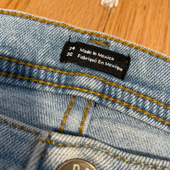 BDG Jeans - Picture 3 of 6